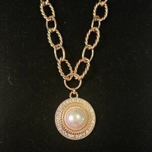 NWOT Gold Chain Pearl + Rhinestone Pendant Necklace